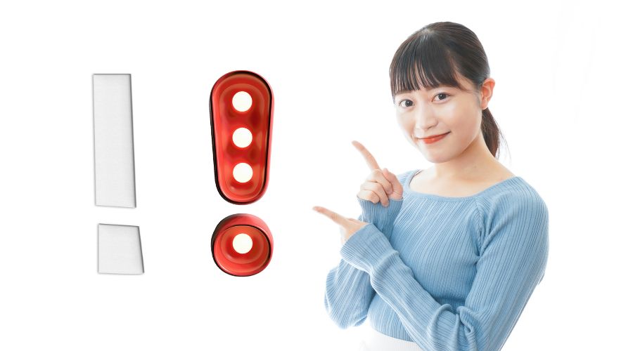 注意喚起をしている女性