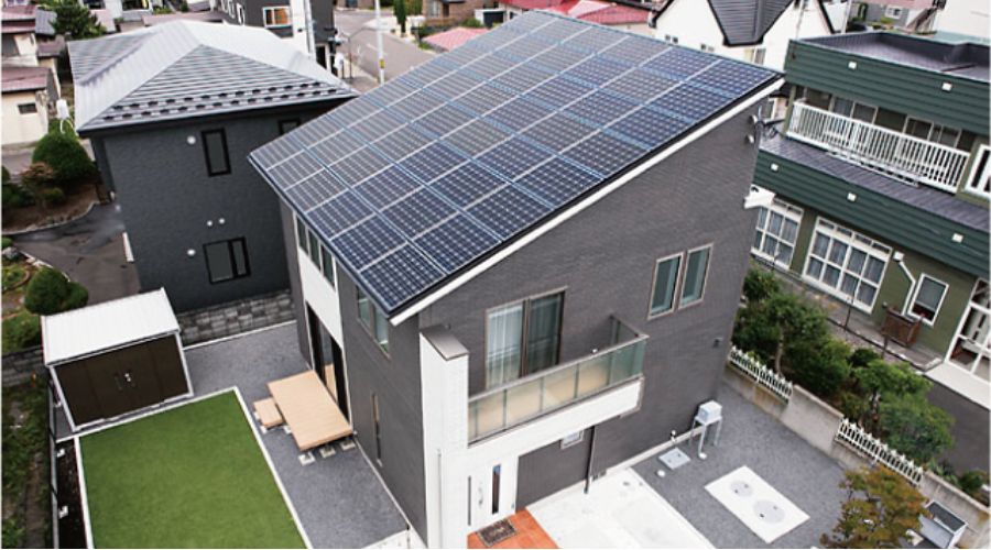 一条工務店の太陽光外観