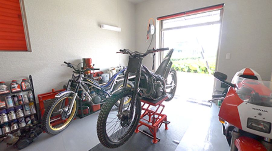 一条工務店の3階建てのビルトインガレージ住宅