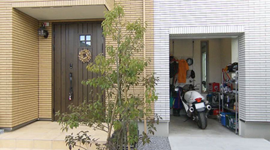 一条工務店のビルトインガレージ外観