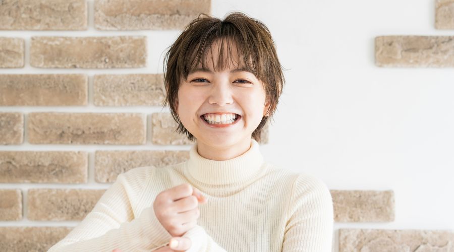 笑顔で納得している女性